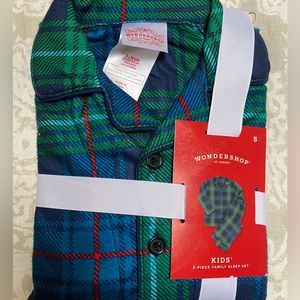 Target Wondershop Holiday pajamas. Kids size 5